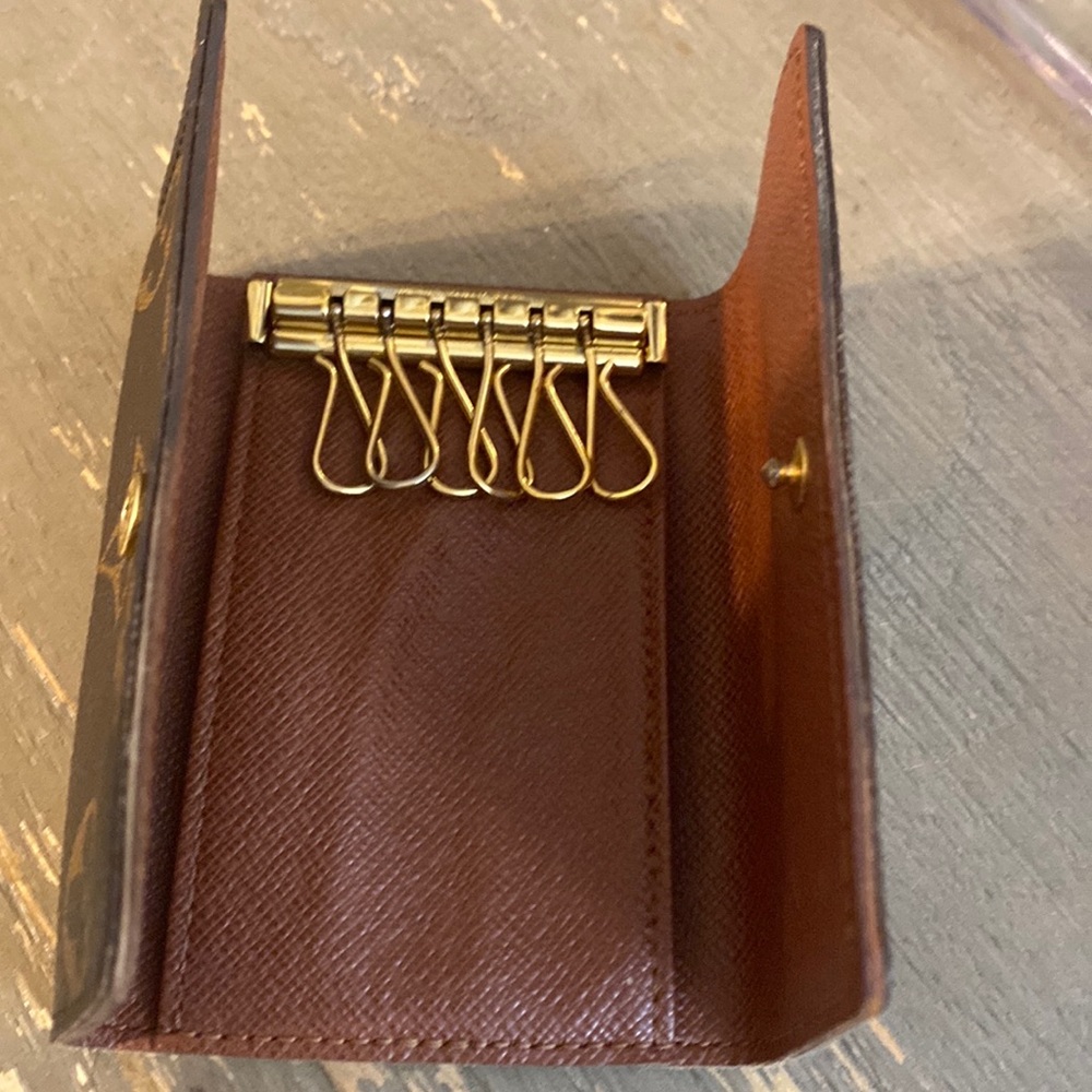 Louis Vuitton 6 Keyholder